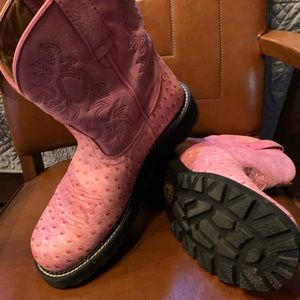 Women’s size 12 Ariat boots